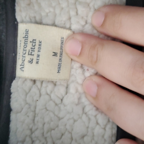 Sweater - Picture 2 of 5